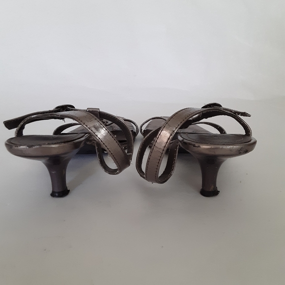 Heels - Picture 3 of 6